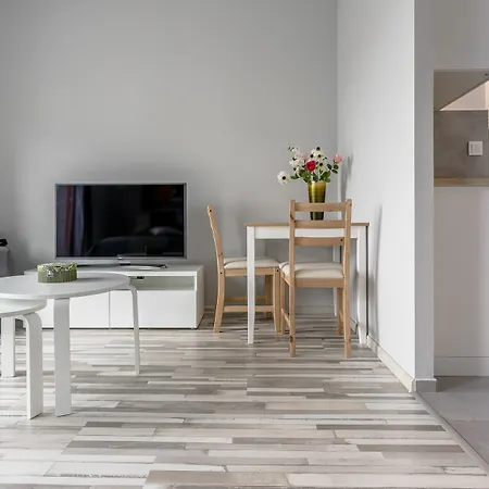 Chill Bliska Wola Apartment