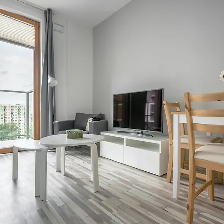 Chill Bliska Wola Apartment